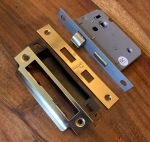 Polished Brass Reversible Bathroom Sash or Mortice Lock 63mm - 2-1/2" (70018) 